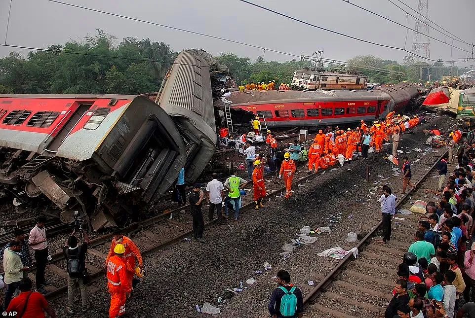 印度本世纪最惨火车事故因人祸，为何脱轨总发生在这里？（组图） - 9