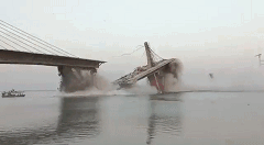 印度火车事故震惊全球！现大桥又塌了，去年已塌过一次，现场视频吓人（视频/组图） - 1