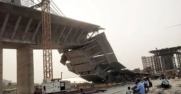 大桥坍塌 如“纸牌屋“般倒下！耗资百亿造“工程史上最大灾难“ 去年才刚塌过（视频/组图） - 7