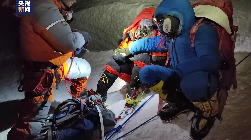 珠峰被救者拒付1万美金救援费：海拔8000米的人性有多稀薄（组图） - 2