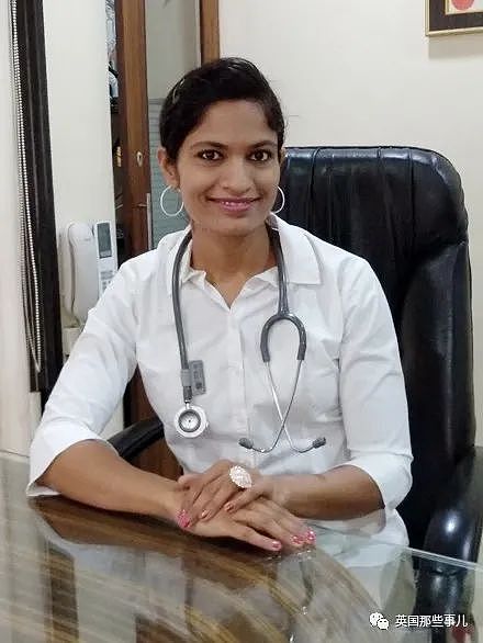 【美女】印度女医生穿沙丽撸铁，被网友狂喷：“穿好衣服再来健身吧！”（组图） - 3