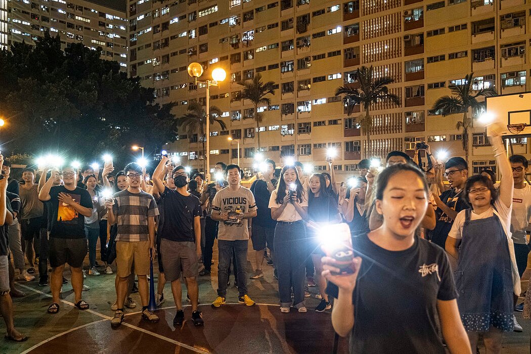 纽时：香港政府向法庭申请禁止在网上传播《愿荣光归香港》（图） - 1