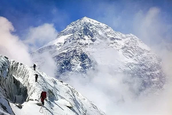 珠峰救人背后：8000米以上获救，是一次“偶然”（组图） - 1