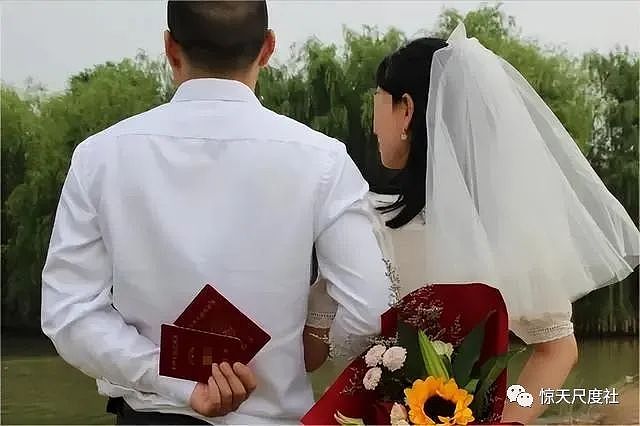 将妻子捉奸在床，情夫：睡你老婆又怎样！丈夫气急喝下百草枯（组图） - 4