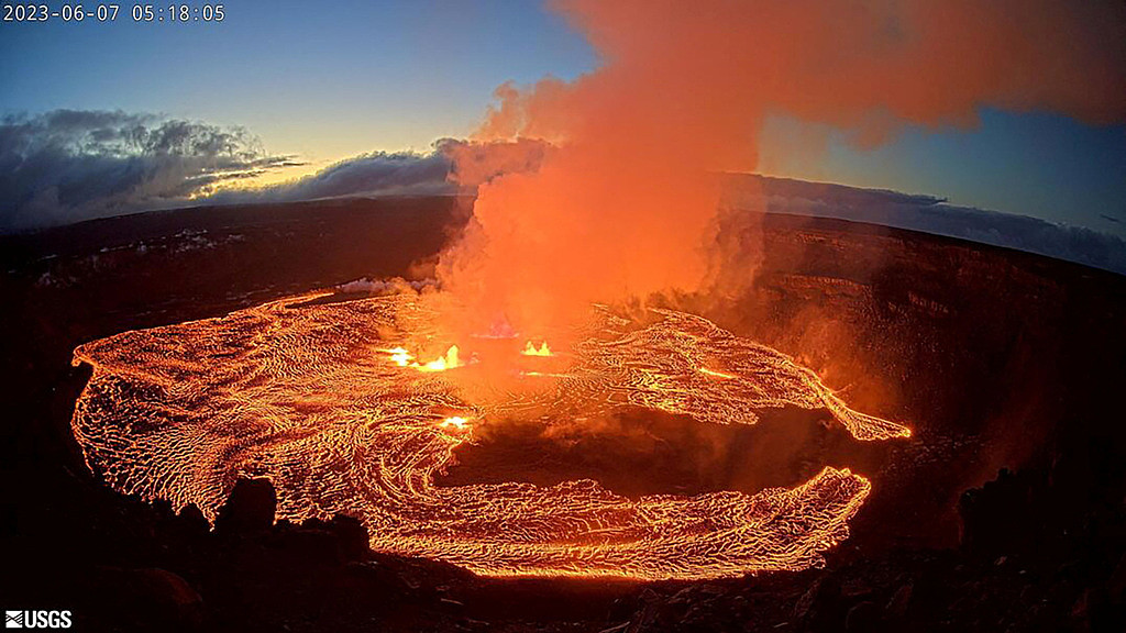 夏威夷“世界最活跃火山“爆发，专家：注意有毒气体（图） - 1