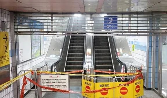 震惊全网！韩国地铁惊现人叠人惊悚现场，如“人肉骨牌“狠狠摔落 （组图） - 16