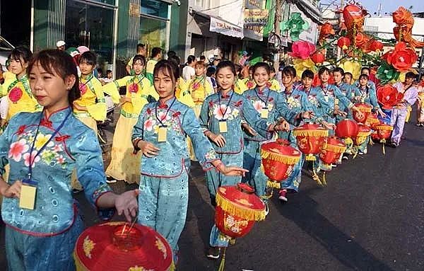 从第二大民族跌落至第九，越南华人为何越来越少？（组图） - 19