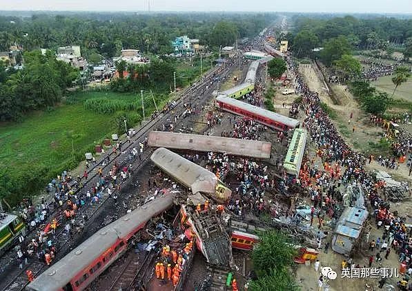 印度火车惨烈相撞，女子表示丈夫遇难申请赔偿，几天后，丈夫出现了…（组图） - 2
