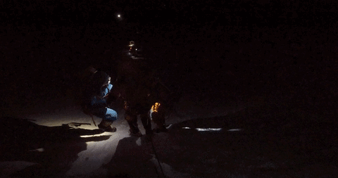 放弃登顶珠峰救人被质疑，救援者：就怕“扶不扶”，所以用无人机拍下了证据！（组图） - 4