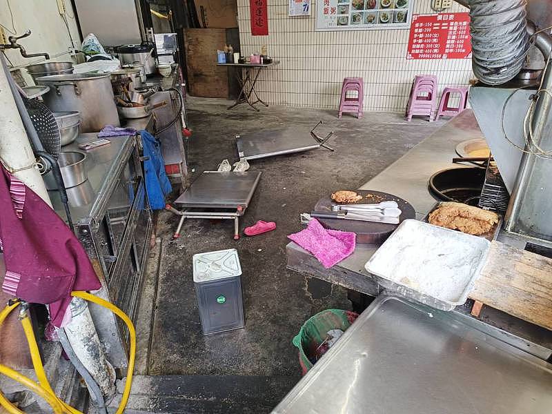 台北一小吃店老板娘遭枪击，急救1小时伤重不治（组图） - 2