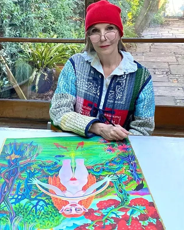56岁大妈吸过毒、患癌，第一次拿画笔被Gucci重用成世界顶级画师（组图） - 9