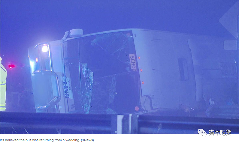 婚礼变葬礼！新州婚礼巴士翻车造成10死25伤，幸存者：身上沾满他人的血，亲眼看着朋友死去（组图） - 11