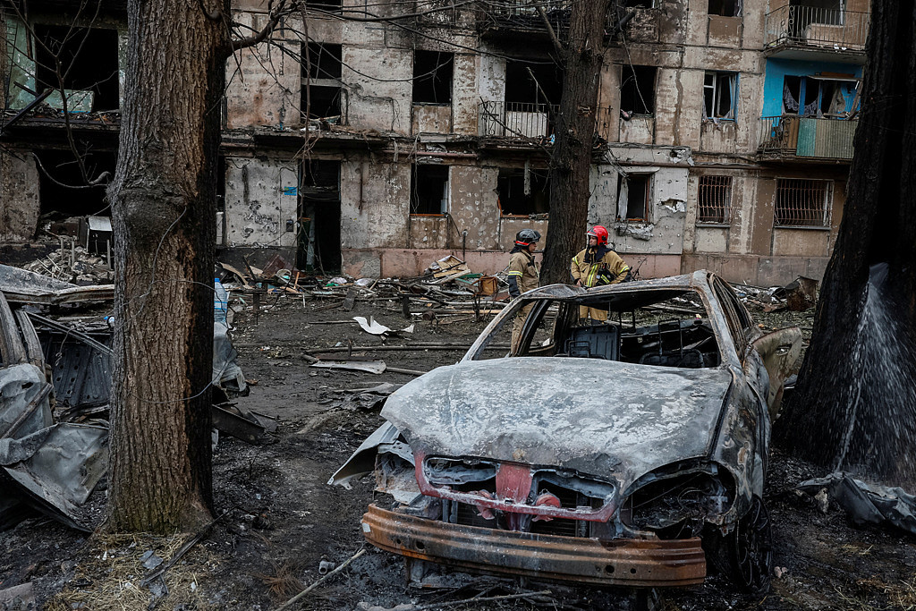 炸弹无人机空袭泽伦斯基故乡，公寓仓库挨炸已10死（图） - 1
