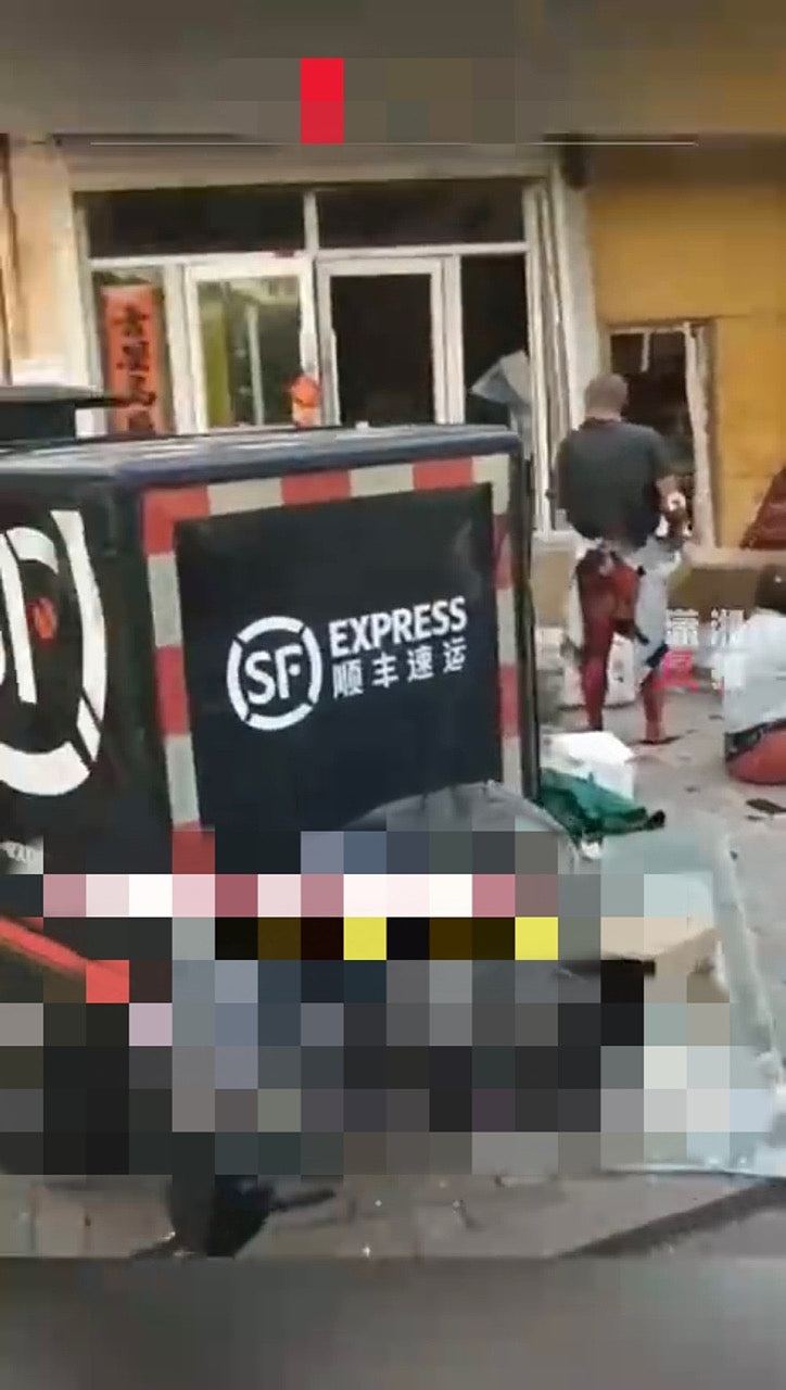 内蒙古赤峰一店铺燃气泄漏闪爆致2死4伤，附近人员：以为地震了（组图） - 3