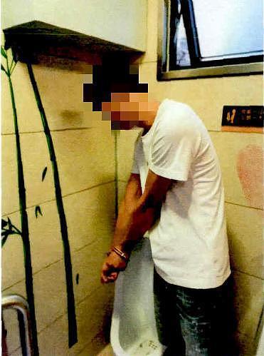 男子一周内在上海金店买了7公斤黄金，为何转头就放在公共厕所里（组图） - 3