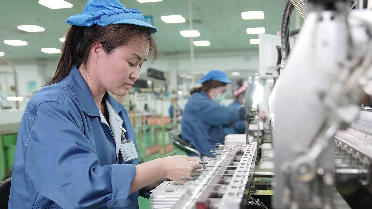路透：中国经济低迷致收入下滑，工厂罢工情形创7年新高（组图） - 1