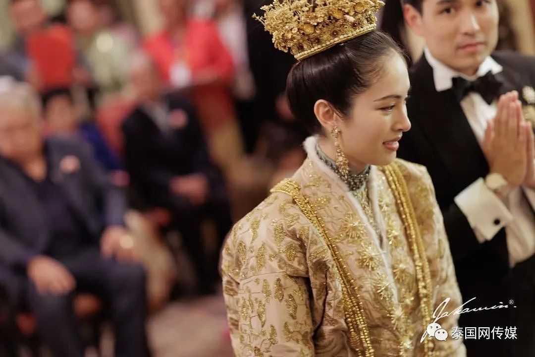 泰国最美变性人宝儿婚后首晒合照，撒糖为丈夫庆生，大婚当日曾满身黄金（组图） - 22