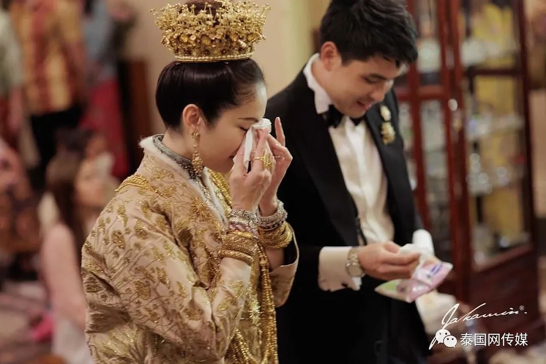 泰国最美变性人宝儿婚后首晒合照，撒糖为丈夫庆生，大婚当日曾满身黄金（组图） - 23