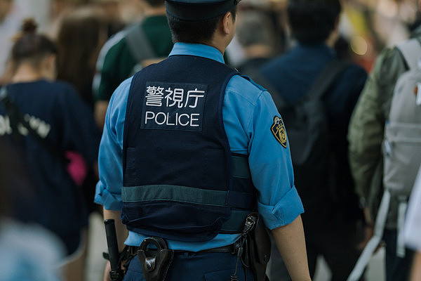 华女日本护照弄丢跑警局“讲中文”！日警：滚回中国！日媒：不排除处分涉事警官（视频/组图） - 1