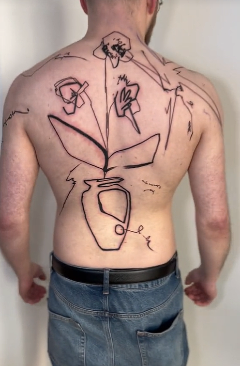 纹身师小哥设计了一个价值7000元的纹身，网友们惊掉下巴：小学生画的？（组图） - 17