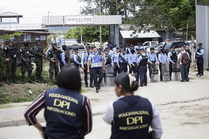 宏都拉斯女子监狱发生暴动！至少41死7伤（图） - 1