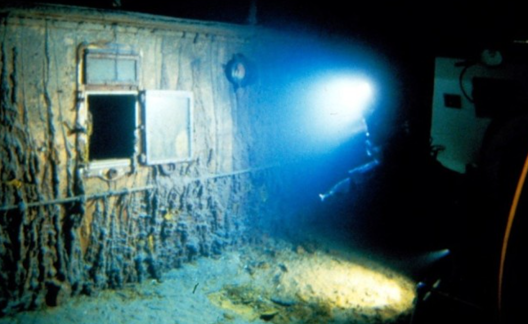 只剩50小时营救！为参观泰坦尼克号，数位亿万富翁搭潜艇潜入海底，如今诡异失联....（组图） - 3