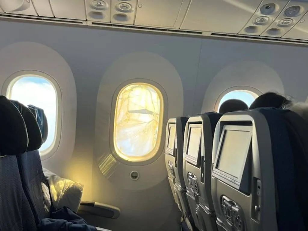 新西兰航空突发事件！有迹可循，波音787梦幻客机驾驶舱玻璃破裂之谜（组图） - 4