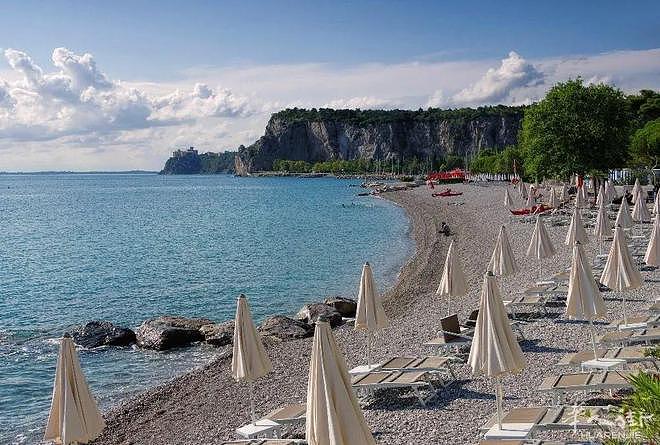 裸体爱好者的天堂！盘点意大利10大最著名的裸体海滩（组图） - 9
