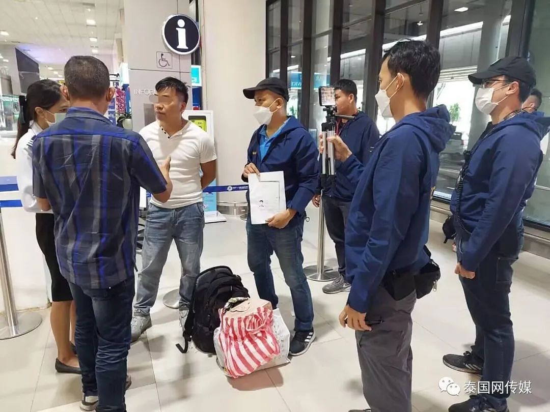 中国男子在泰国机场偷窃同胞LV包被捕！还将其身份证、信用卡等物品扔进垃圾桶（组图） - 13
