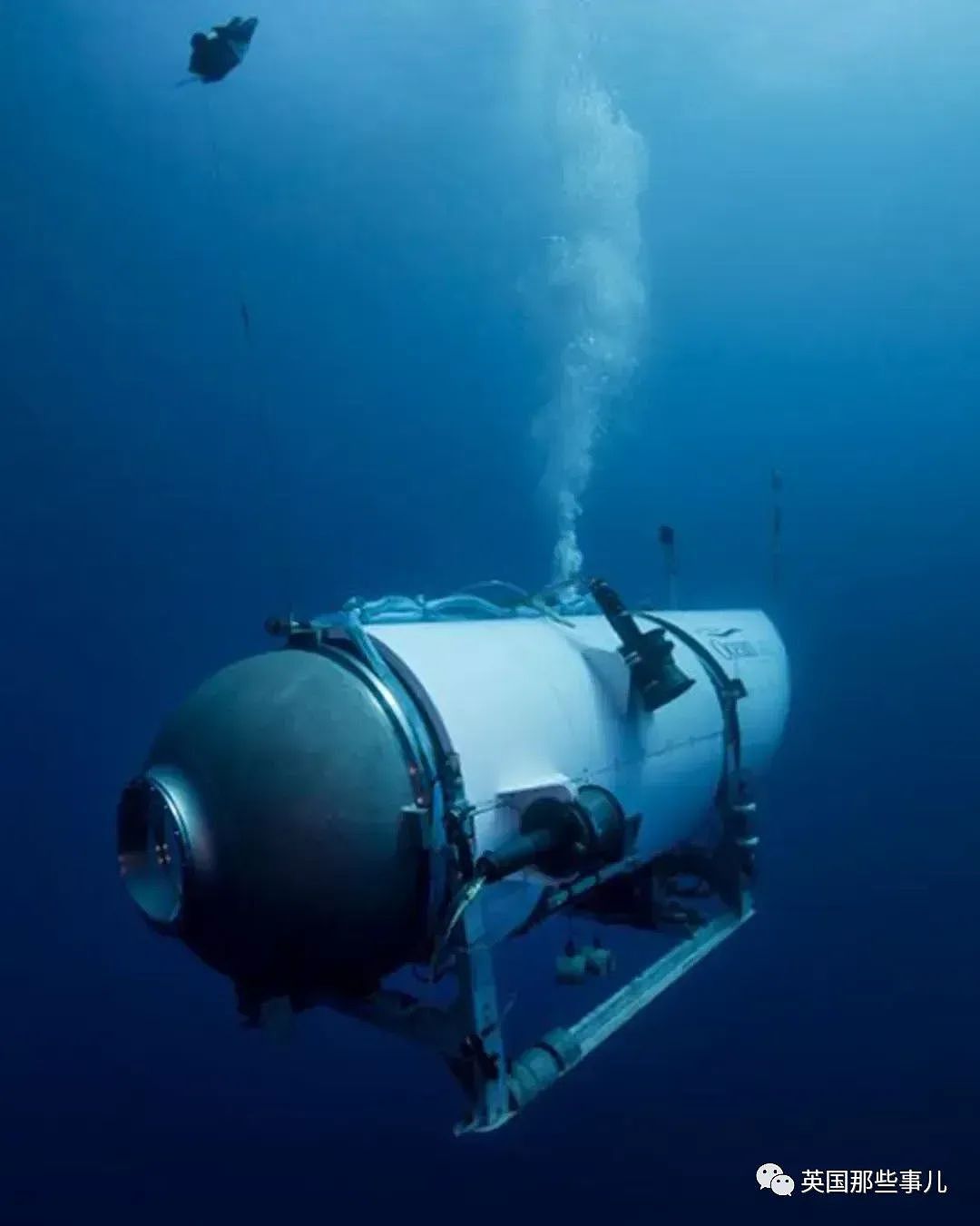 潜水器失踪进展！多次下潜船体强度下降，创始人强行让它下海？内部设施极其简陋，有点离谱...（组图） - 6