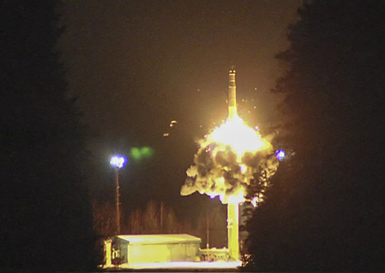 可搭载10枚核弹头！普京宣称：即将部署“萨尔马特”洲际弹道飞弹（组图） - 1
