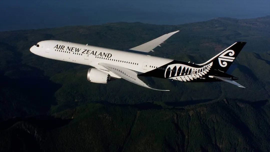 新西兰航空突发事件！有迹可循，波音787梦幻客机驾驶舱玻璃破裂之谜（组图） - 1