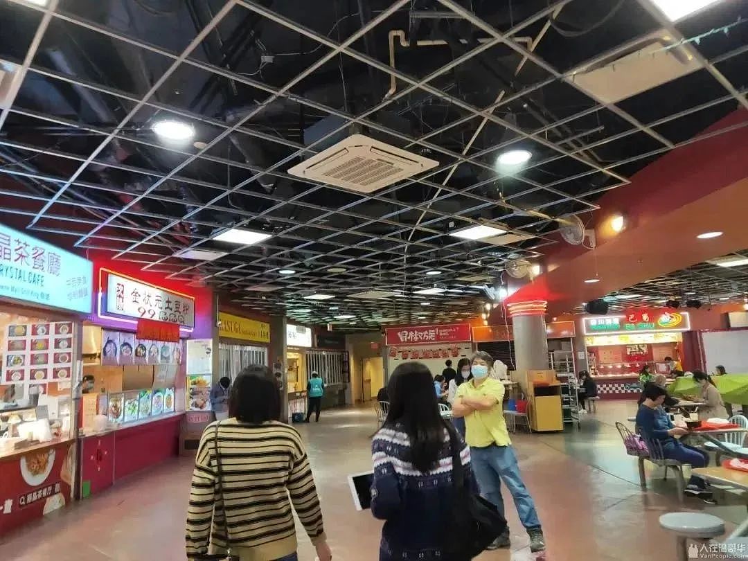 太乱了！大温华人超多的甜品店遭“0元购”！双层钢化玻璃粉碎（组图） - 11