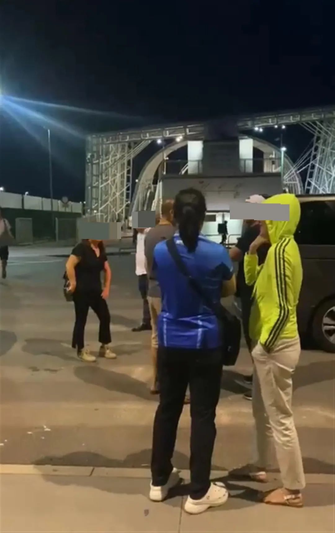 中国游客深夜被扔意大利街头！旅行社：当地司机不熟路，且不能接受加班（组图） - 1