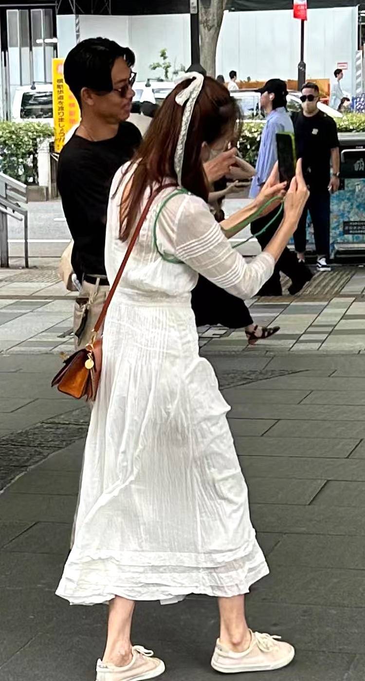 林志玲夫妇东京街头约会，志玲打扮如小仙女，背影消瘦看着像20岁（组图） - 3