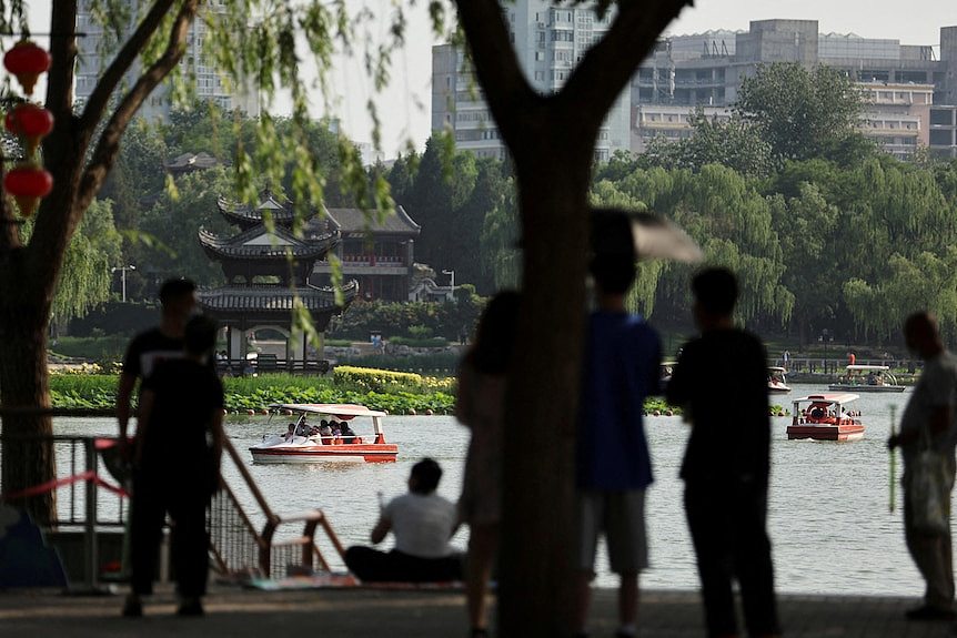 中国端午假期出游人数高于疫前，北京持续高温（图） - 1