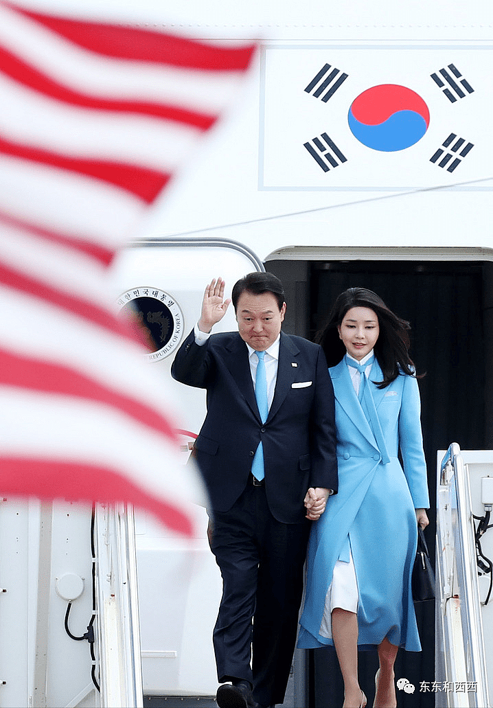 韩国总统夫人全球出访变时装秀，可她的脸快要肿炸了……（组图） - 28