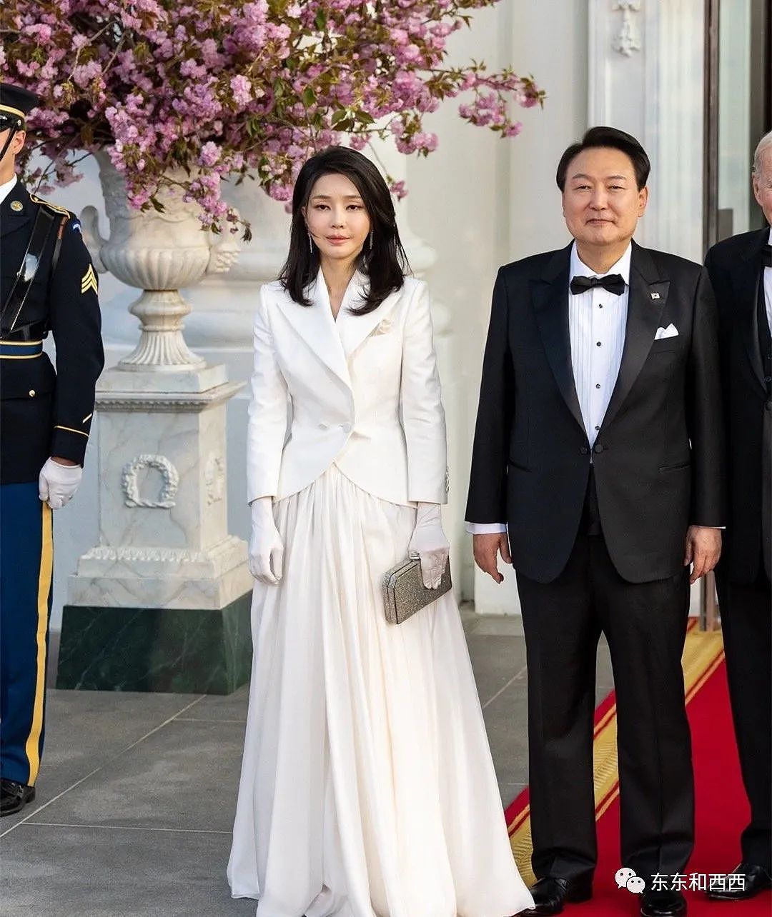韩国总统夫人全球出访变时装秀，可她的脸快要肿炸了（组图） - 29