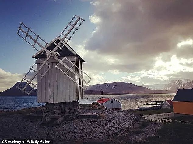 女子花200万刀和家人买下冰岛一个荒凉小岛居住，网友：孤独寂寞，但有点向往（组图） - 11