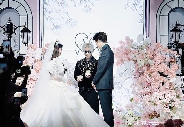 中国网红迎来“第四次婚礼”， 网民：只有老公第一次参加（图） - 2