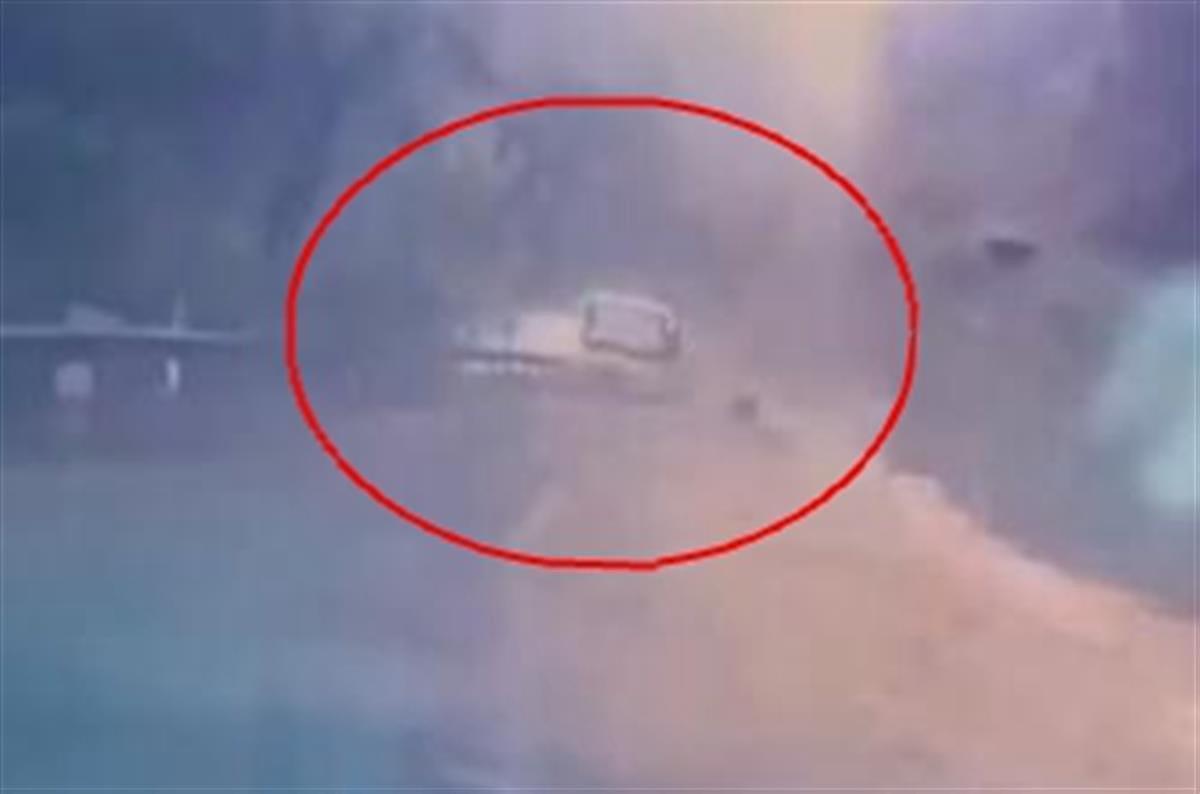 重庆一客车被落石砸中致6死9伤，对向车辆行车记录仪拍下事发瞬间（视频/组图） - 2