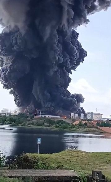 江西一化工厂爆炸，现场黑云密布，应急管理厅：暂无人员伤亡（视频/组图） - 4