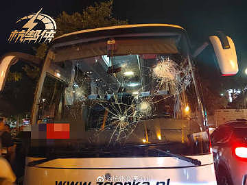 法国暴乱！杭州夫妇亲述在法遭遇：多名蒙面暴徒拿石头砸车，中国游客被砸伤（视频/组图） - 5
