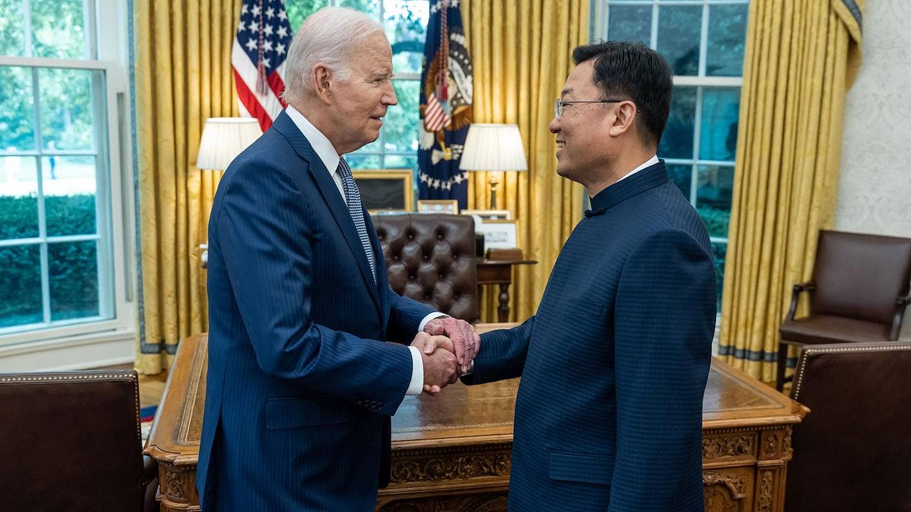 中国驻美大使谢锋向美国总统拜登递交国书（组图） - 1