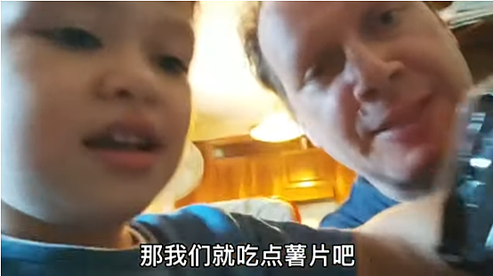 6岁华裔混血儿被“判”重度自闭症，妈妈挣钱，爸爸带娃，过得怎么样？（组图） - 28