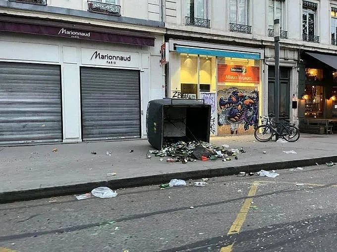巴黎周边更多城镇宵禁！带着婴儿的夫妇被袭，经历了一场20分钟的恐怖噩梦（组图） - 7