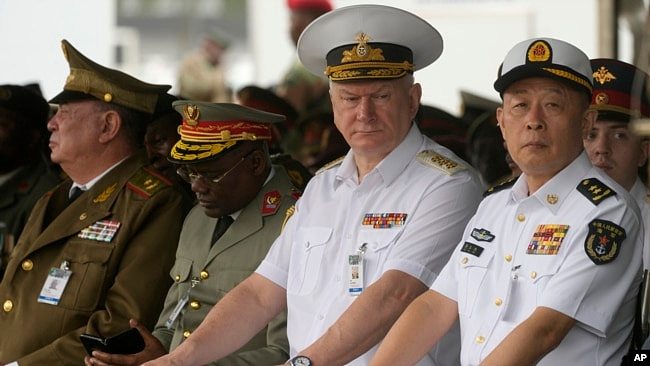 中国防长会见俄罗斯海军总司令，寻求加强军事联系（图） - 2