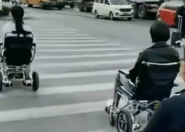 都是年轻人！广州出现电动轮椅族，背后原因很无奈（组图） - 1