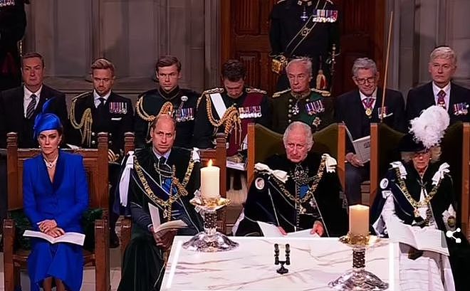 英国王室三名帅哥侍从在国王加冕庆典上走红，粉丝直呼：让人分心（组图） - 5