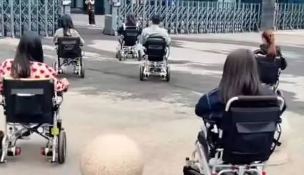 都是年轻人！广州出现电动轮椅族，背后原因很无奈（组图） - 3
